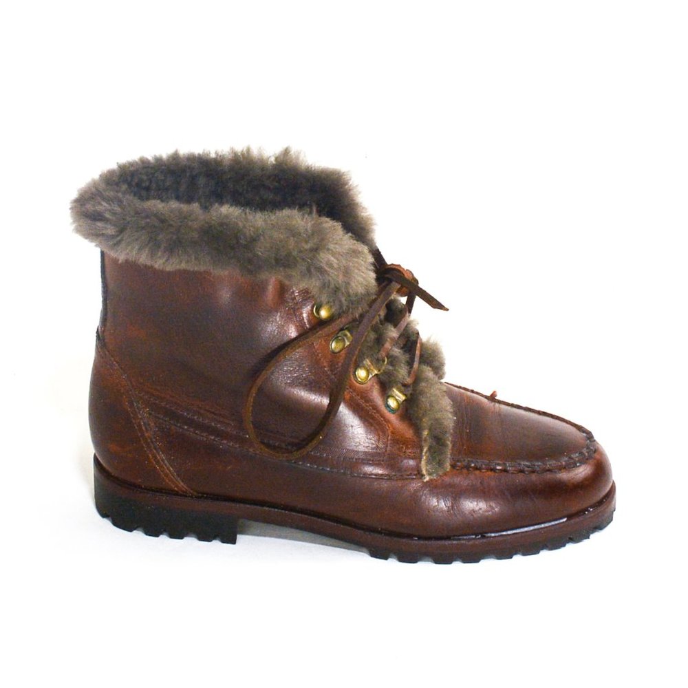 COLE HAAN shearling lined leather hiking boot in EUC!